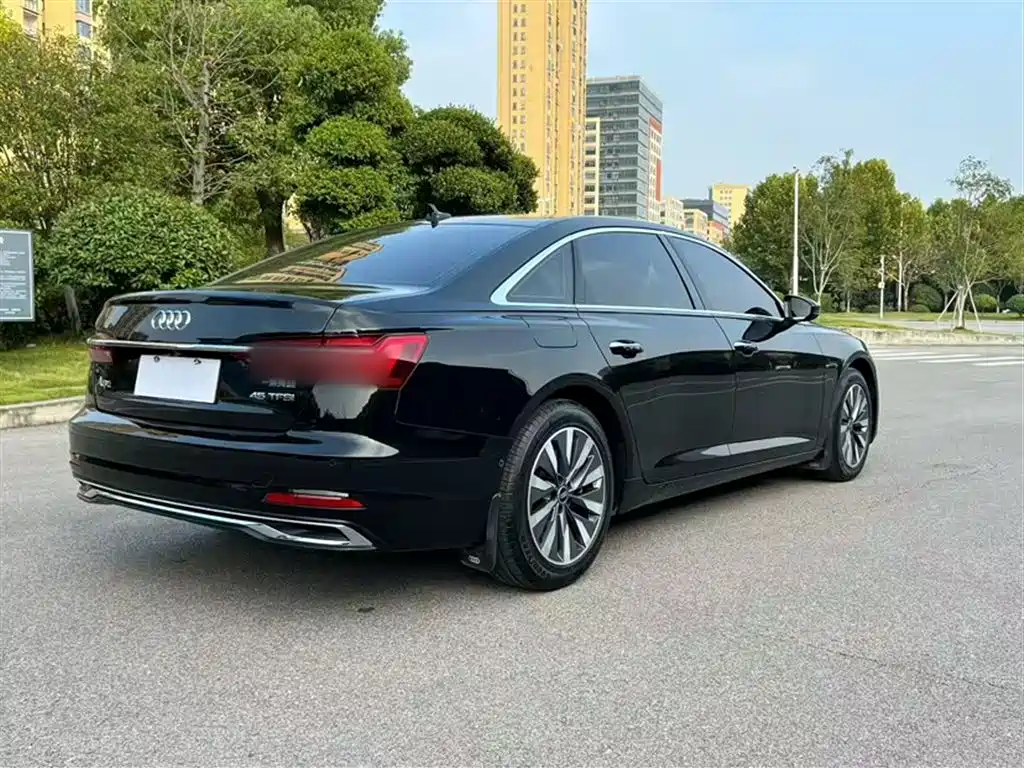 Audi A6L 2023 — фото 10