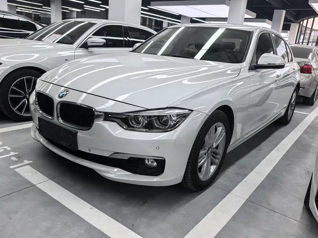BMW 3 Series 2017 — фото 1