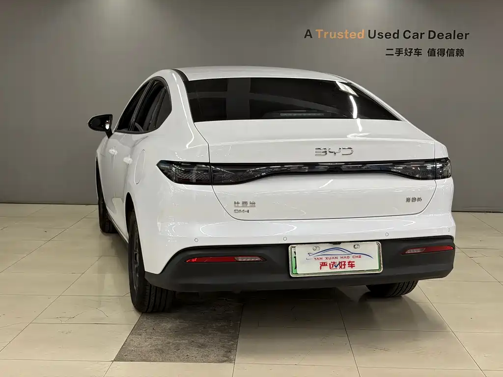 BYD Seal 05 DM-i 2025 — фото 4