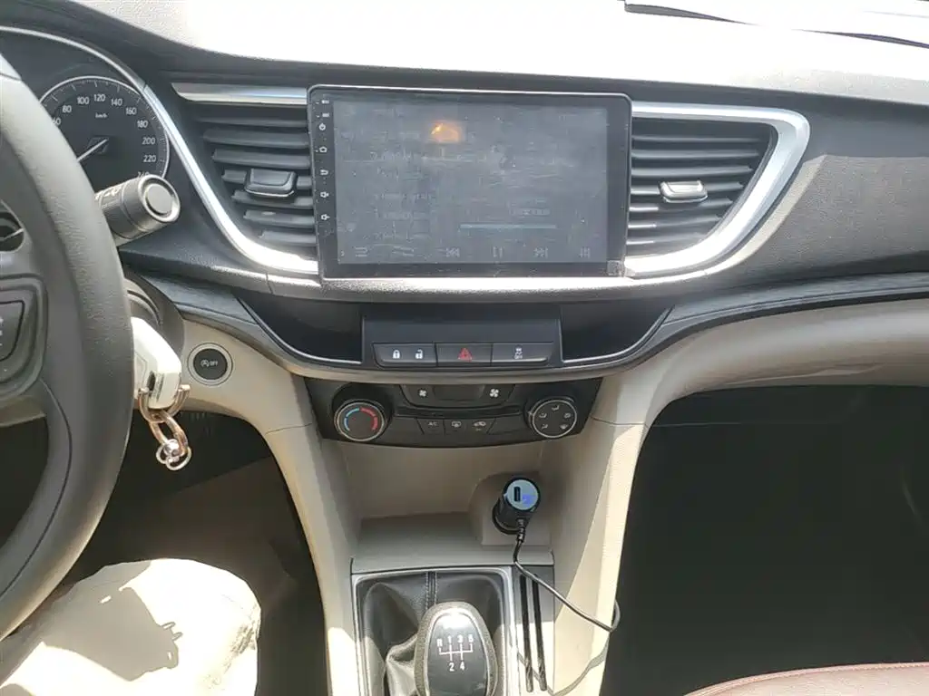 Buick Excelle 2017 — фото 13