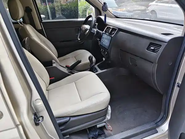 Wuling Rongguang V 2017