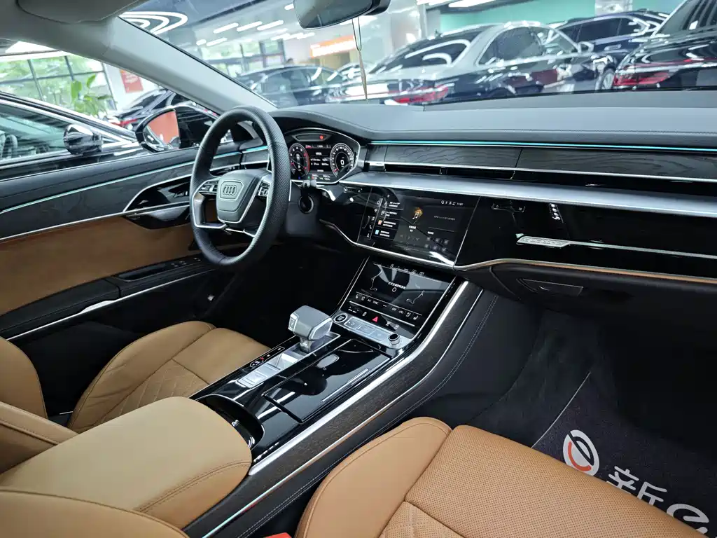 Audi A8 2023 — фото 15