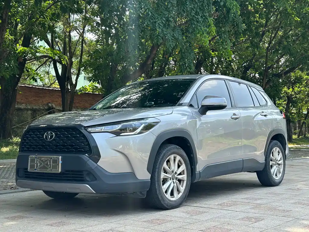 Toyota Corolla Cross 2023 — фото 1