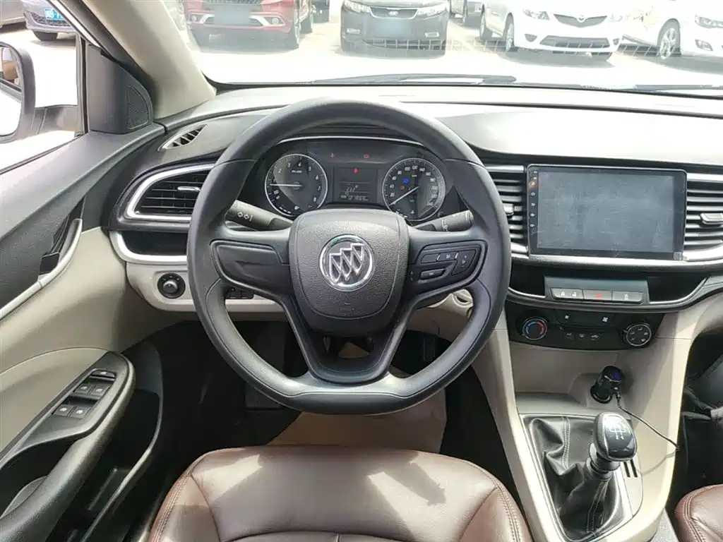 Buick Excelle 2017 — фото 11