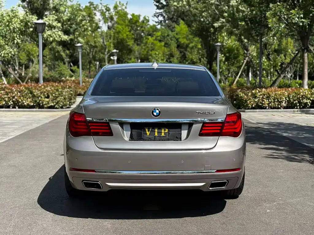 BMW 7 Series 2015 — фото 8