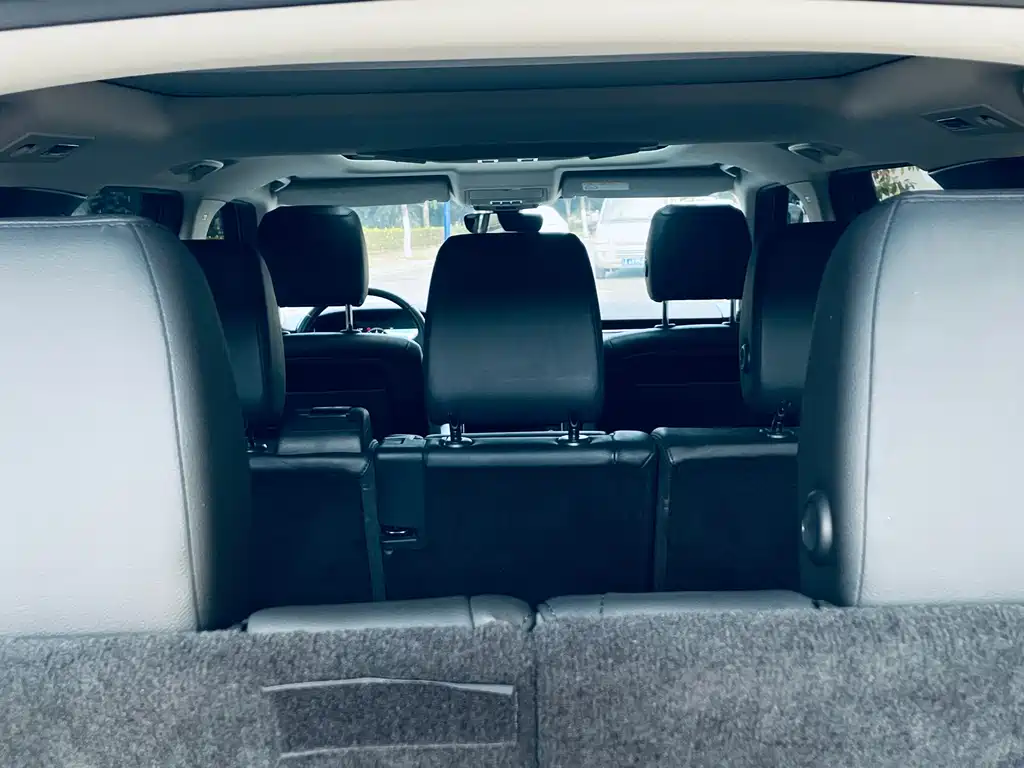 Land Rover Discovery 2020 — фото 19
