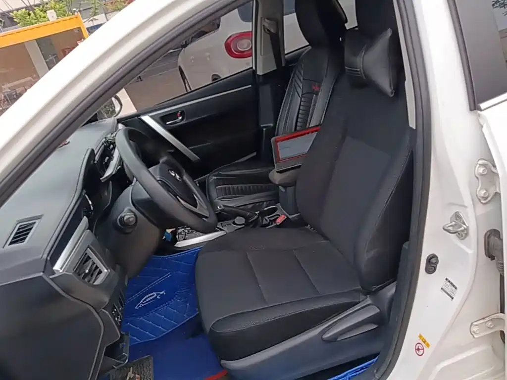 Toyota Corolla 2018 — фото 11