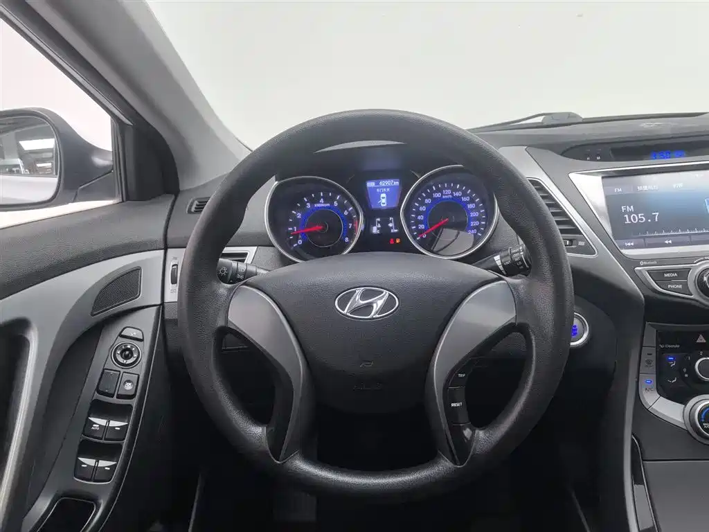 Hyundai Elantra Langdong 2017 — фото 11