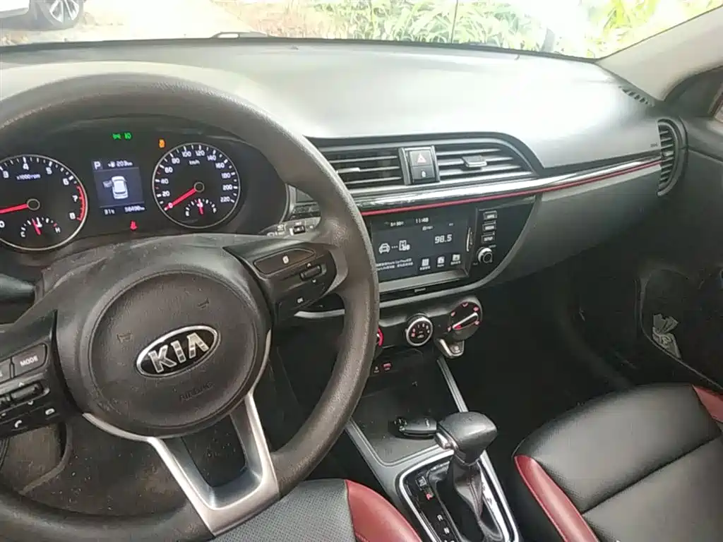 Kia KX Cross 2018 — фото 10