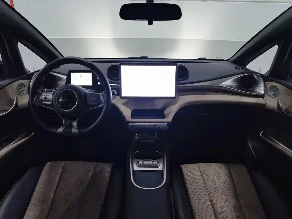 BYD Dolphin 2023