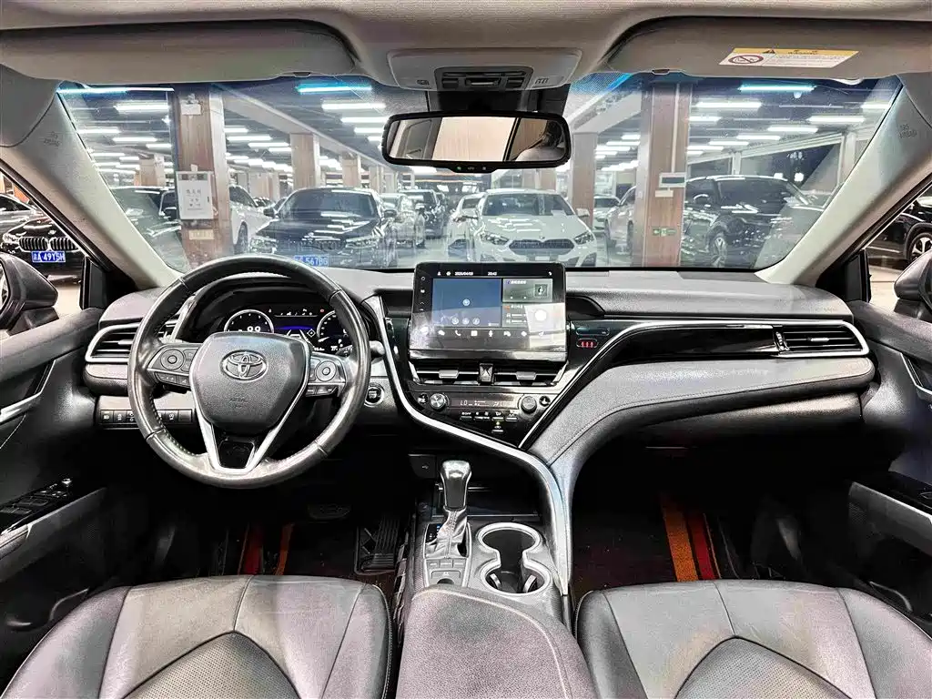 Toyota Camry 2022 — фото 11