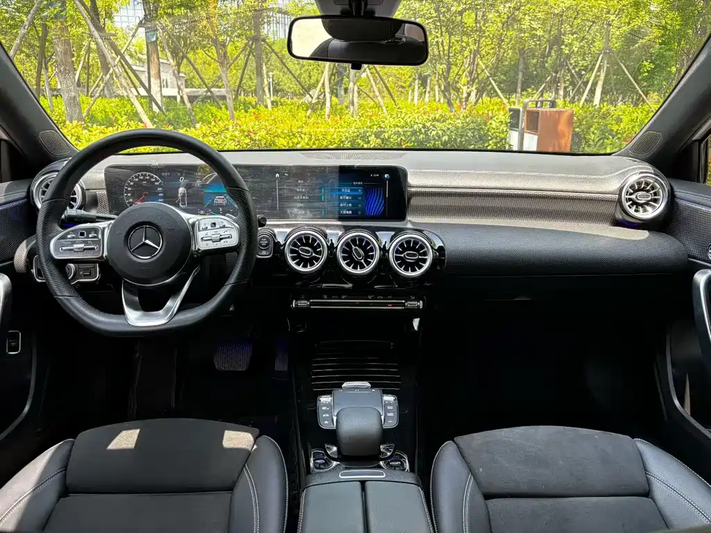 Mercedes-Benz A-Class 2023 — фото 4