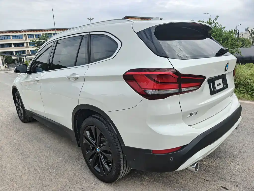 BMW X1 2021 — фото 4