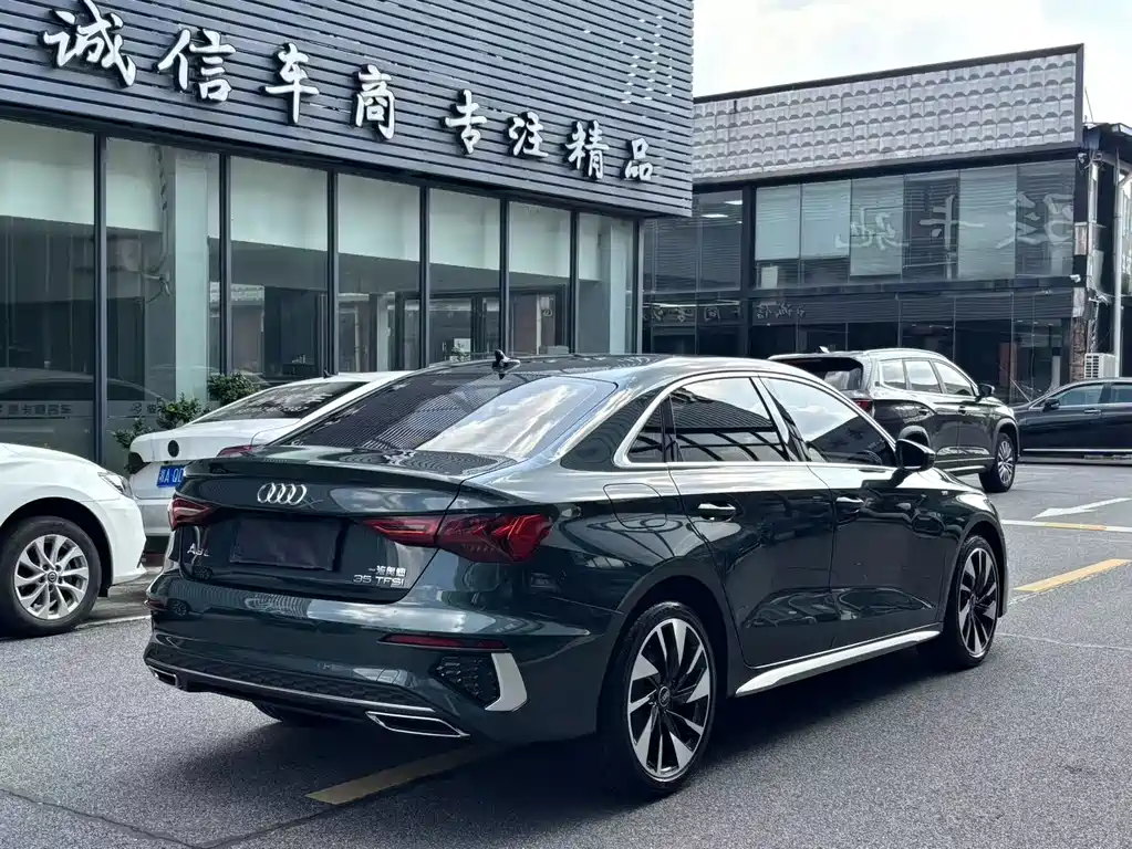 Audi A3 2023 — фото 10