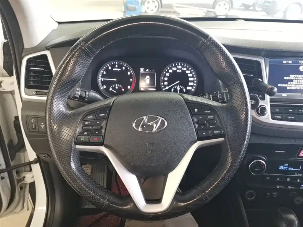 Hyundai Tucson 2017 — фото 11