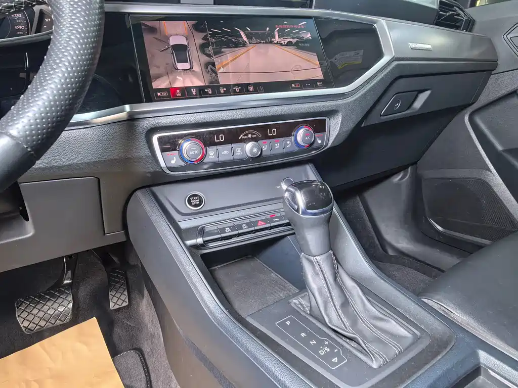 Audi Q3 Sportback 2023 — фото 18