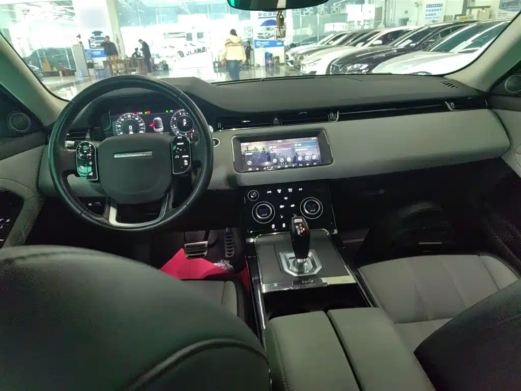 Land Rover Evoque 2020 — фото 6