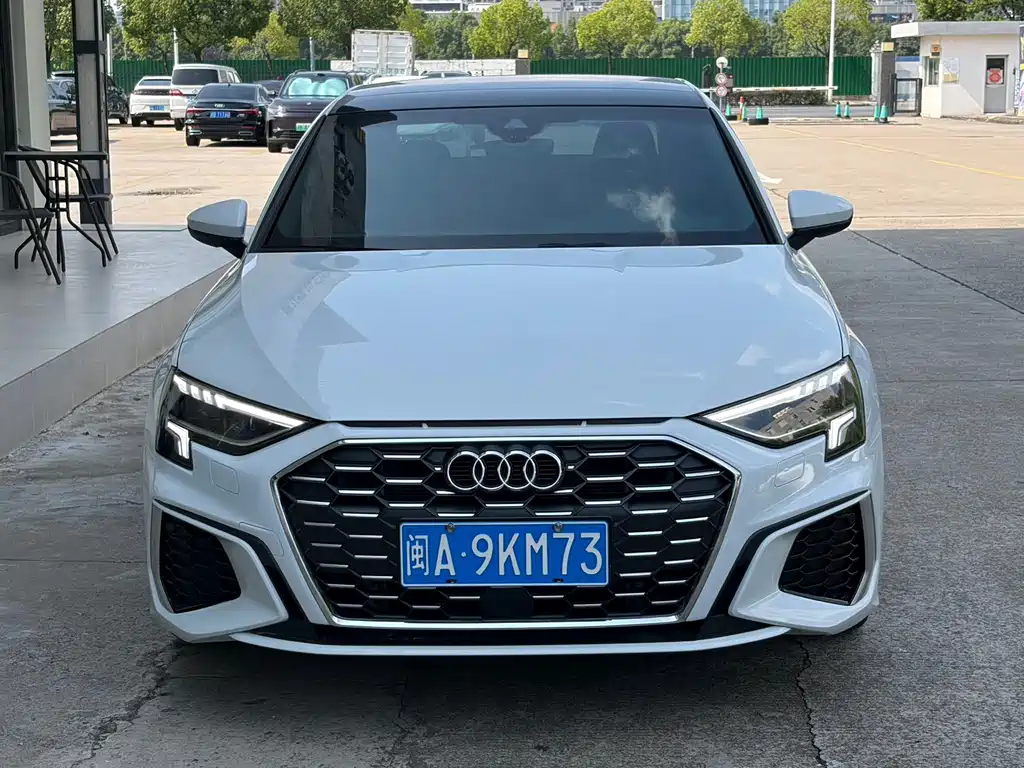 Audi A3 2023 — фото 1