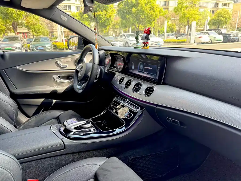 Mercedes-Benz E-Class 2018 — фото 12
