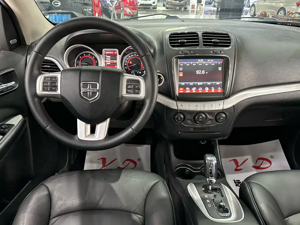Dodge Journey 2014 — фото 10
