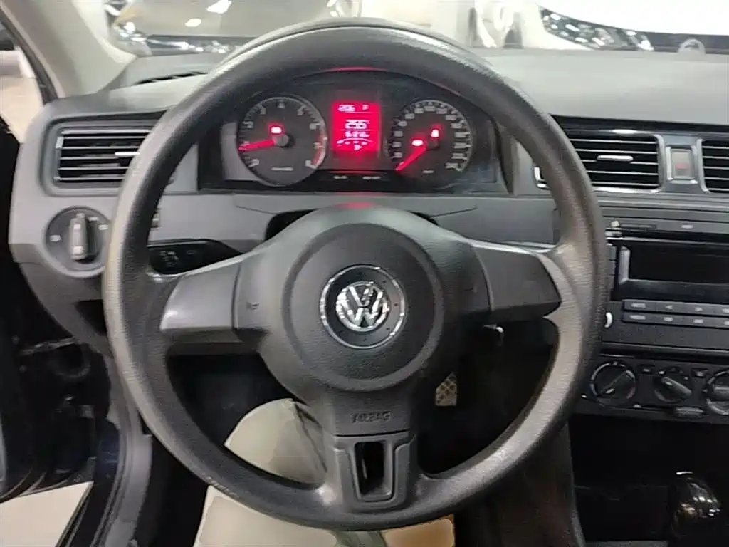 Volkswagen Santana 2015 — фото 11