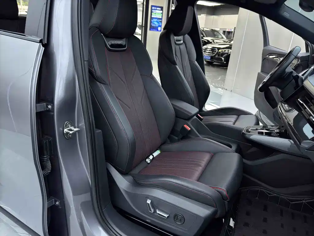 Audi Q5 e-tron 2022 — фото 18