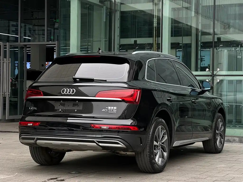 Audi Q5L 2023 — фото 16