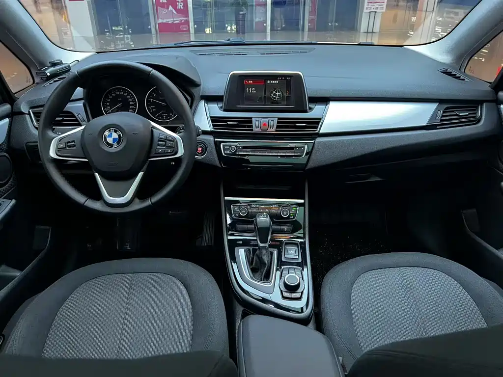 BMW 2 Series Active Tourer 2018 — фото 6