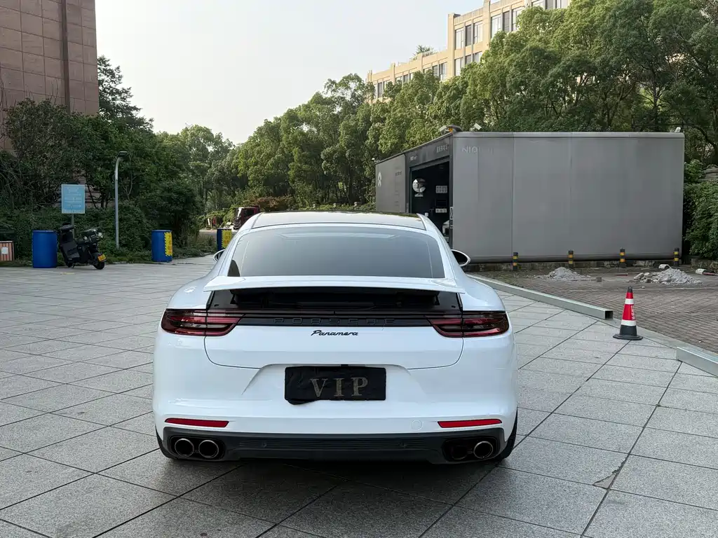 Porsche Panamera 2019 — фото 24
