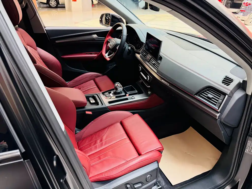 Audi Q5L 2023 — фото 11