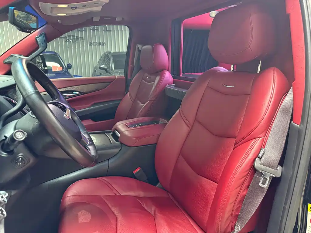 Cadillac Escalade 2018 — фото 44