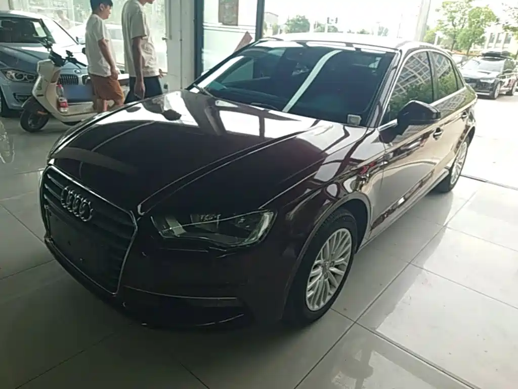 Audi A3 2015 — фото 2