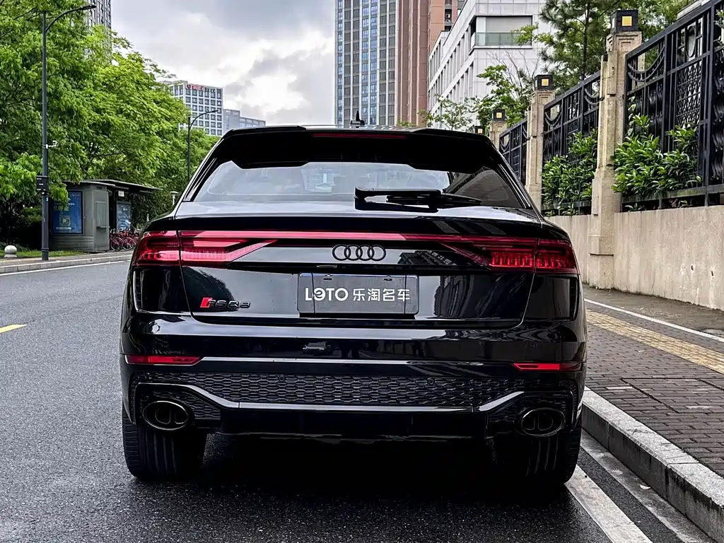 Audi RS Q8 2021 — фото 5