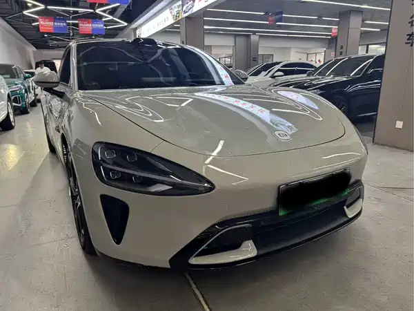 Xiaomi SU7 2024