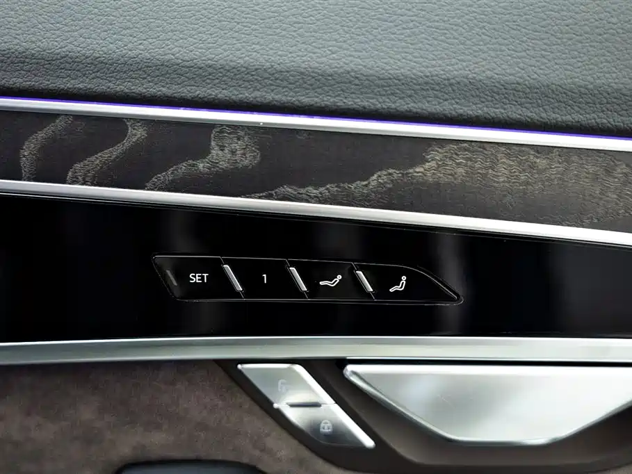 Audi A8 2019 — фото 15