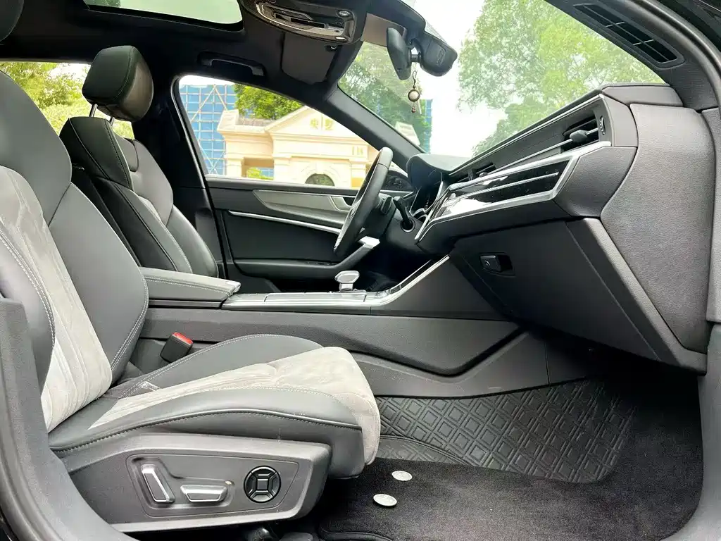 Audi A6L 2023