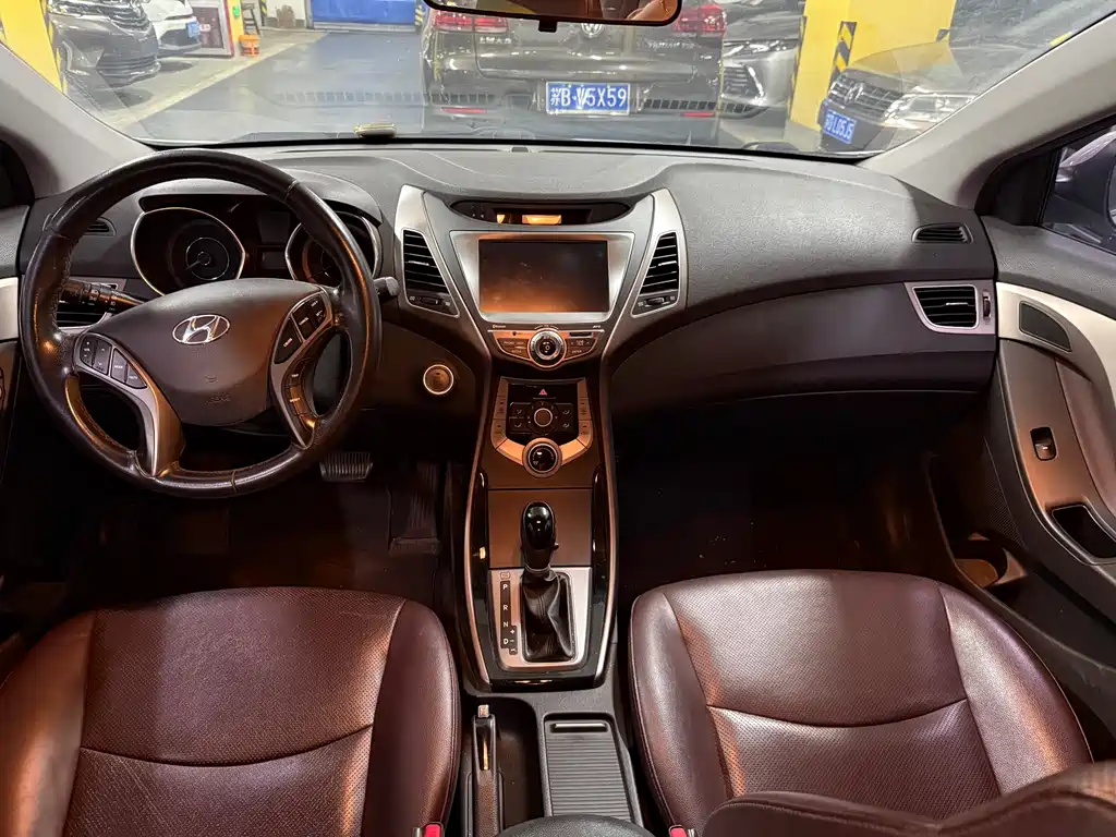 Hyundai Elantra Langdong 2015 — фото 8