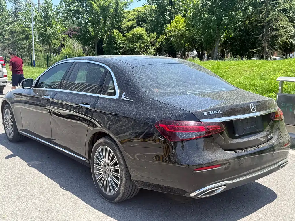 Mercedes-Benz E-Class 2022 — фото 17