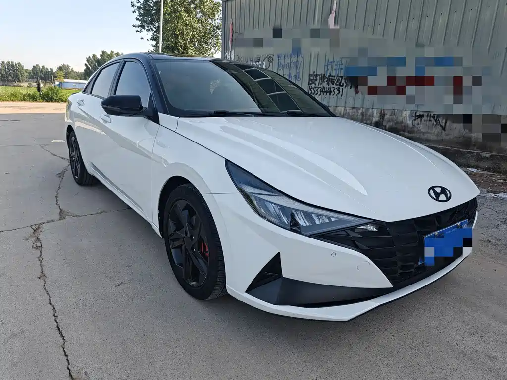 Hyundai Elantra 2022