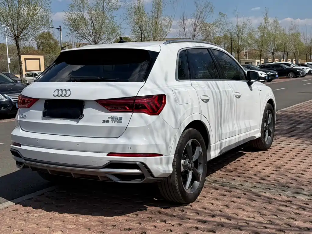 Audi Q3 2022 — фото 4