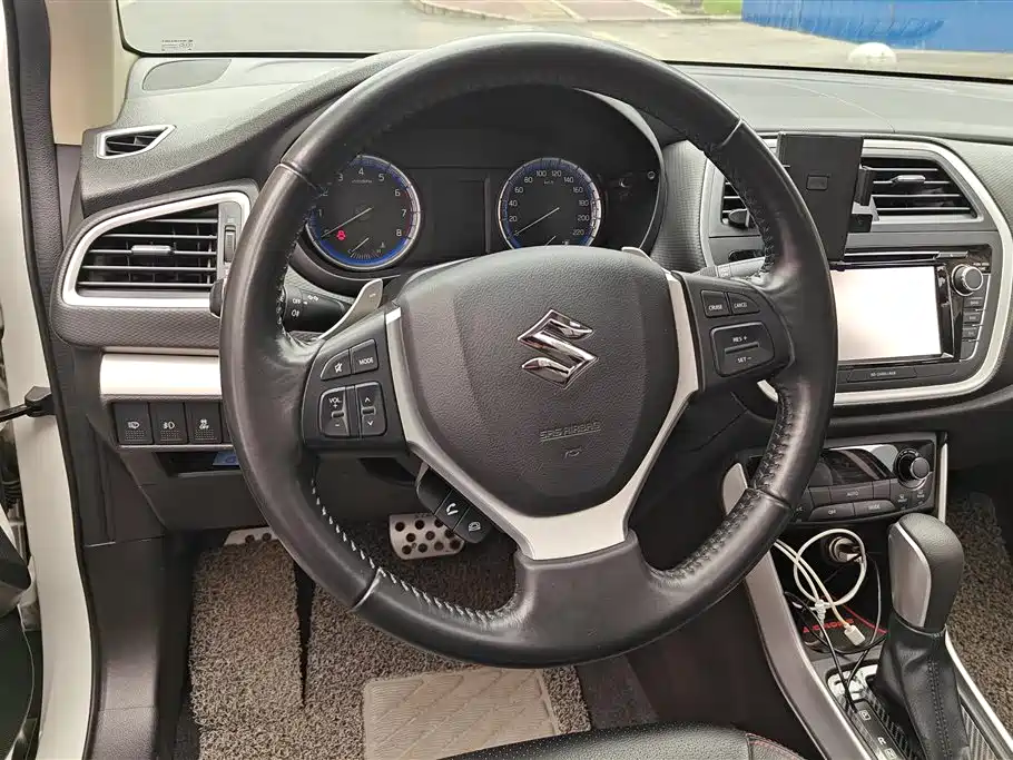 Suzuki S-Cross 2016 — фото 15