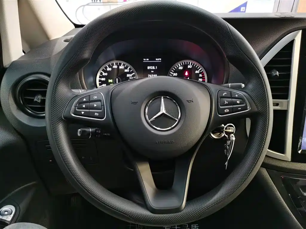 Mercedes-Benz Vito 2018 — фото 9
