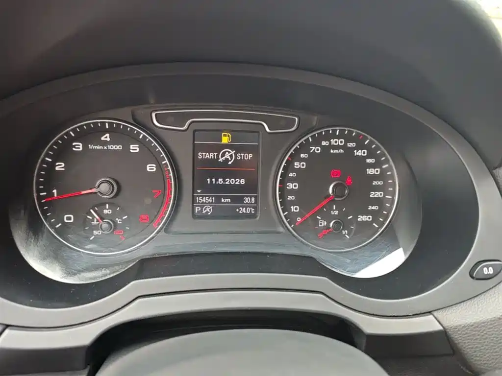 Audi Q3 2015 — фото 12