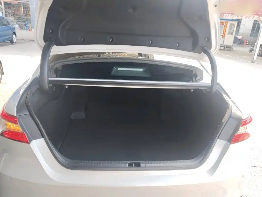Toyota Camry 2022 — фото 15