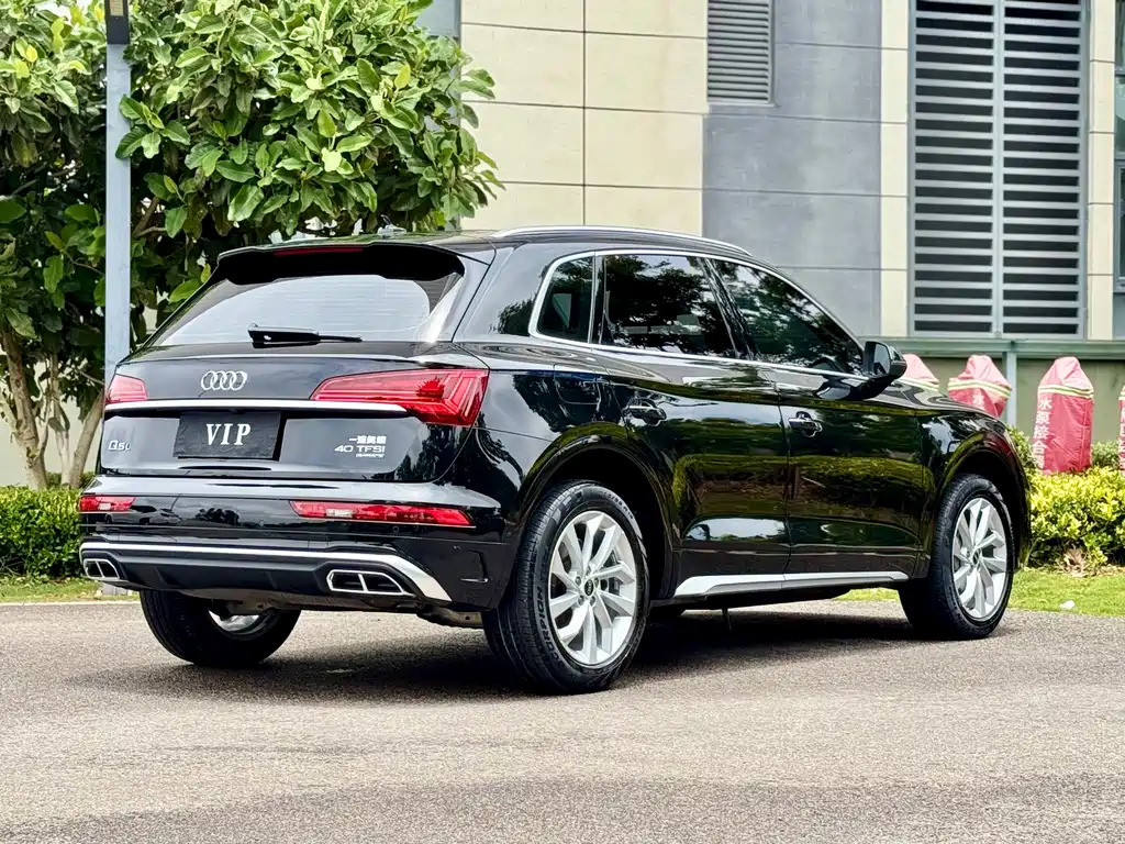 Audi Q5L 2023 — фото 9