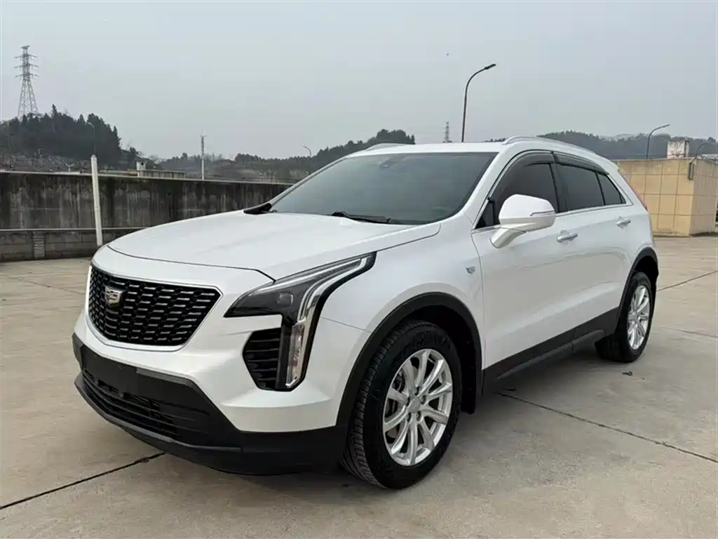 Cadillac XT4 2022 — фото 1