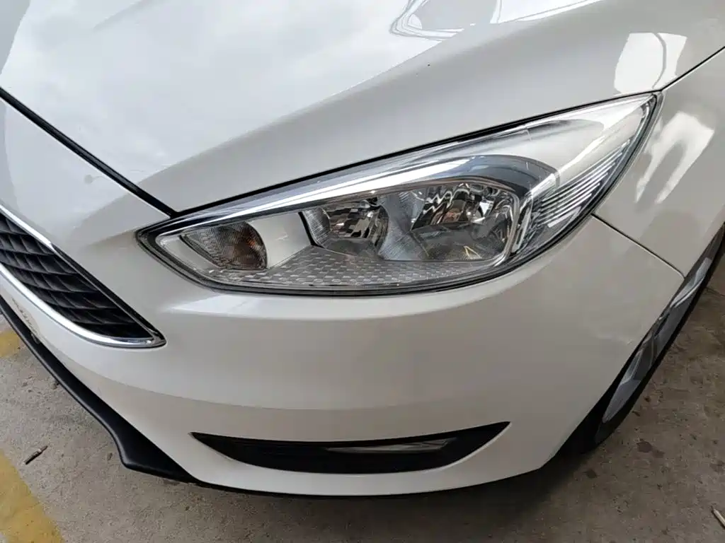 Ford Focus 2016 — фото 24
