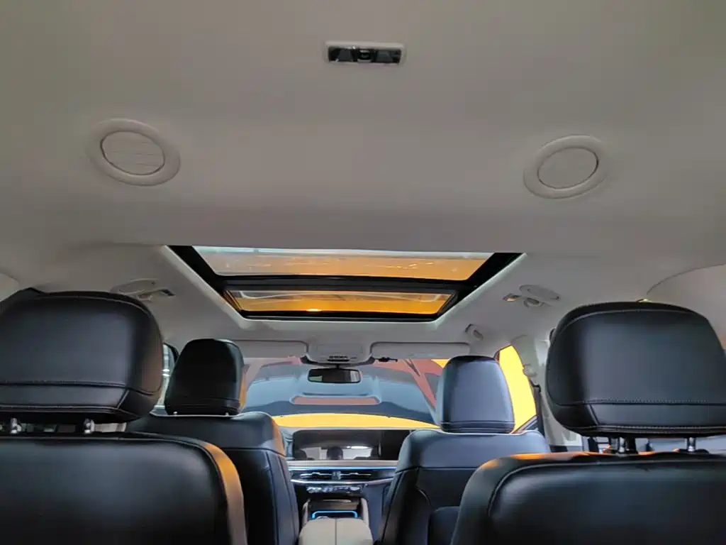 Ford Explorer 2022 — фото 18