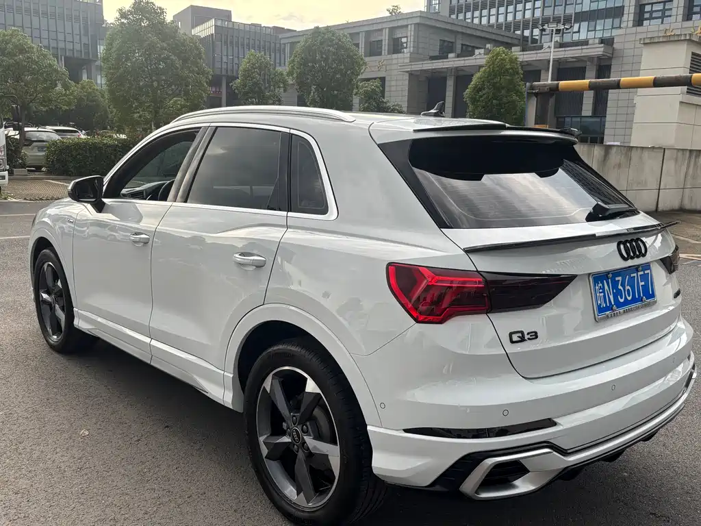 Audi Q3 2023 — фото 15