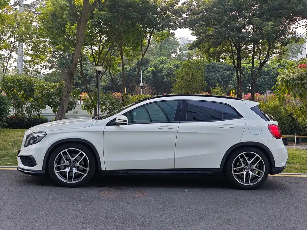 Mercedes-Benz GLA AMG 2017 — фото 4